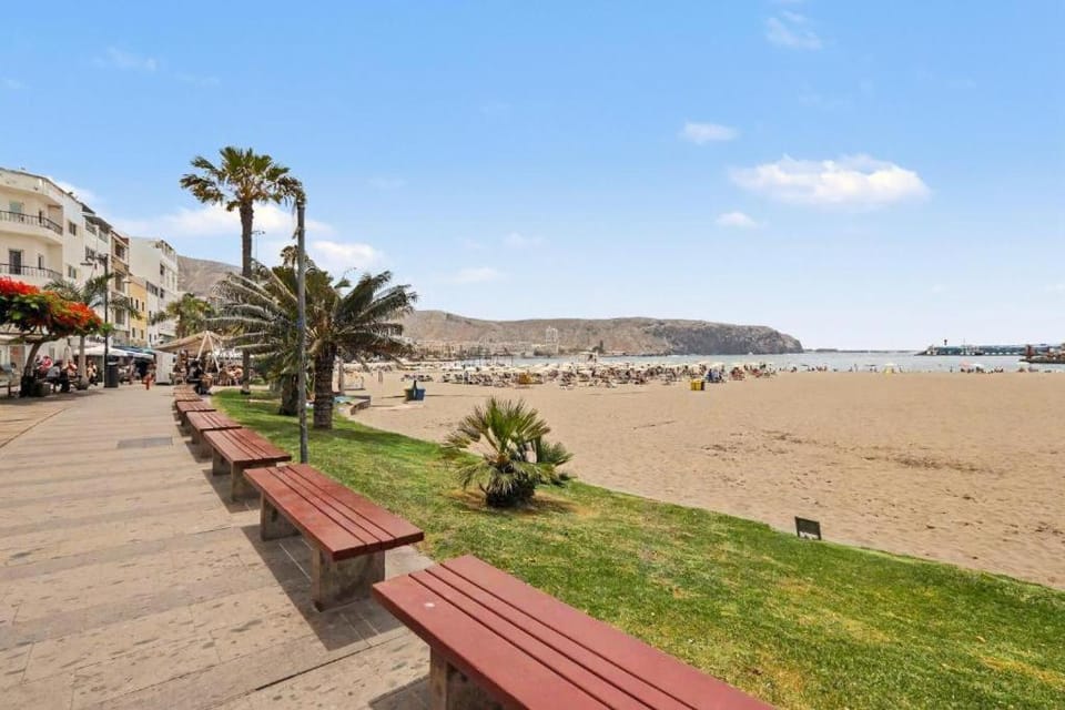 Fabulous Beach Apartments in Los Crstianos Apartment in Los Cristianos