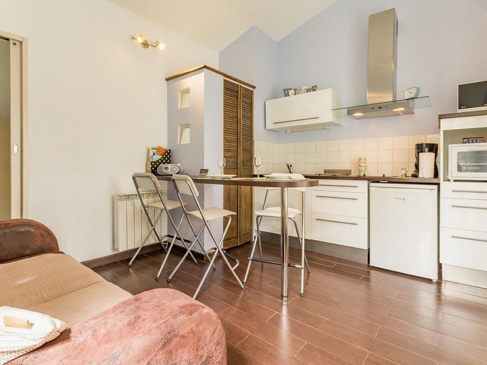 Gîte de Charme avec Jardin Privé près de Nantes, Accès Facile, Équipé Tout Confort - FR-1-306-812 House in Nantes