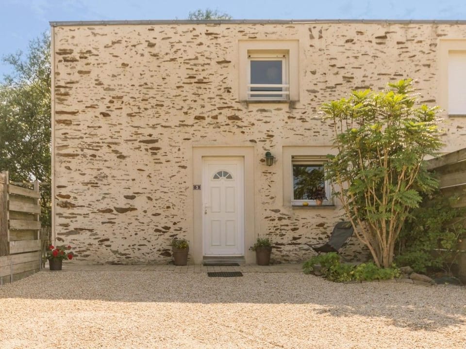 Charmante maison rénovée à 300m de la Loire avec jardin, terrasse, WiFi et équipements bébé - FR-1-306-815 House in Pays de la Loire