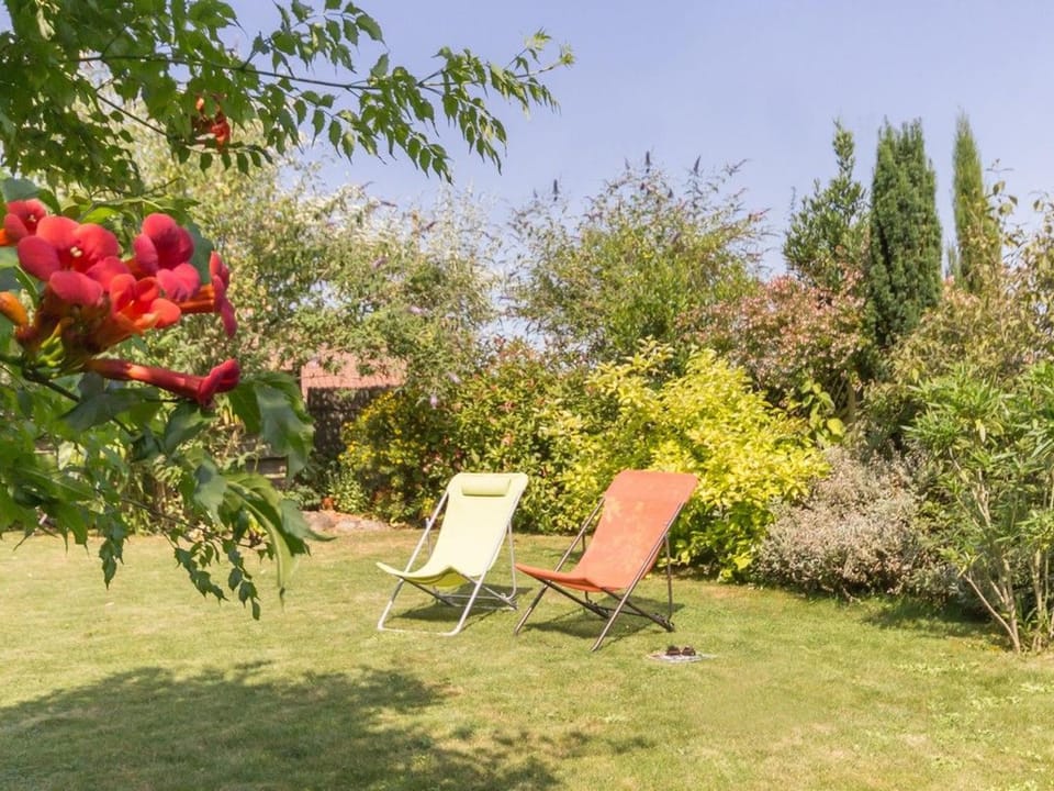 Charmante maison rénovée à 300m de la Loire avec jardin, terrasse, WiFi et équipements bébé - FR-1-306-815 House in Pays de la Loire