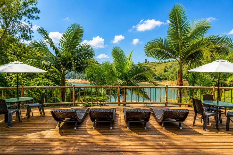 Property building, Patio, Garden, Balcony/Terrace, Spa and wellness centre/facilities, sunbed