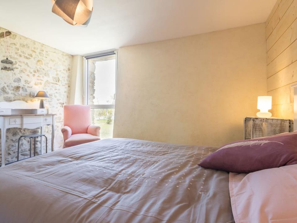 Gîte écolabel entre Angers et Loire, piscine chauffée, jardin clos, calme et charme authentique - FR-1-306-847 House in Pays de la Loire