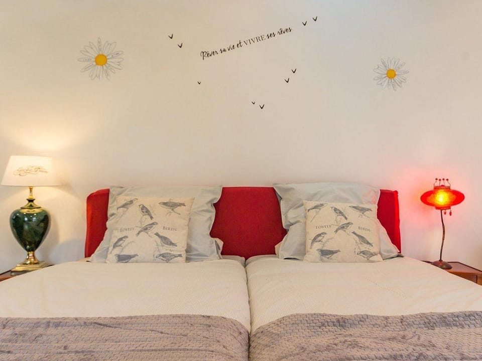 Évasion Marine : Studio avec Jardin Privé, Terrasse et Accès Direct au Canal de Nantes à Brest - FR-1-306-835 House in Pays de la Loire