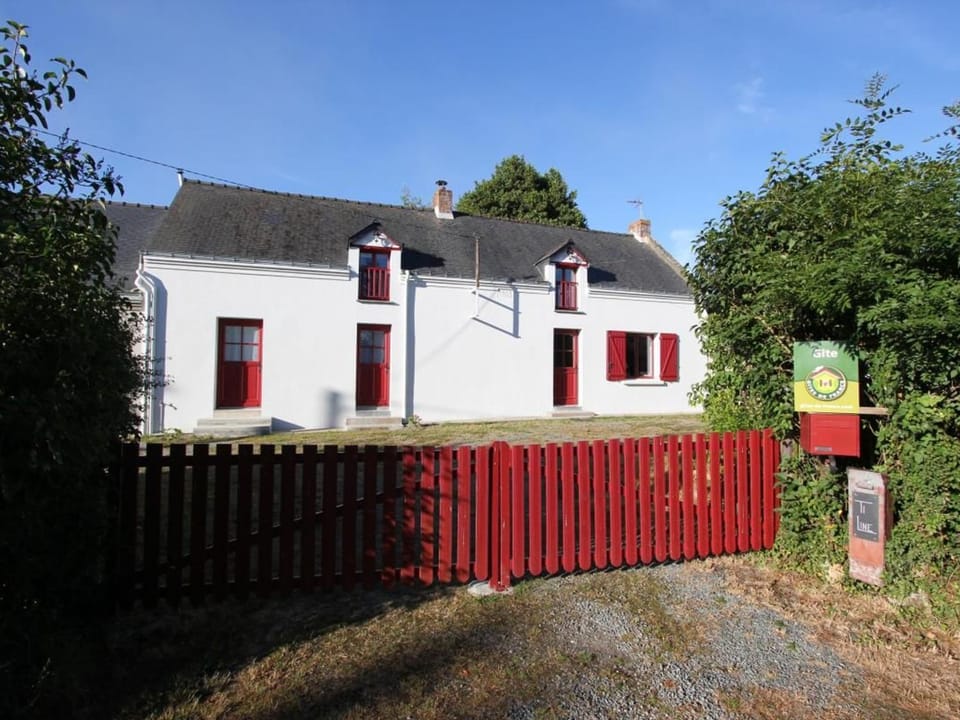 Longère Bretonne Rénovée avec Parking et WiFi - FR-1-306-841 House in Pays de la Loire