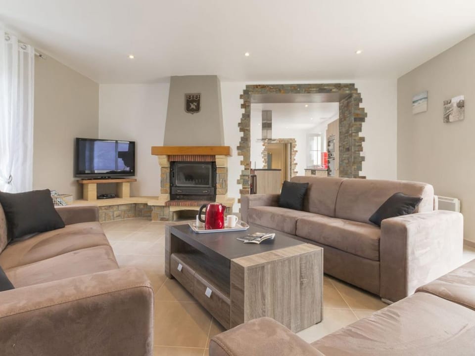 Gîte rénové près de la mer avec jardin clos, cheminée, Wifi et équipements bébé inclus. - FR-1-306-879 House in Pays de la Loire
