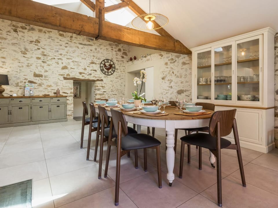 Élégant Gîte Rural avec Piscine Intérieure Chauffée près de Nantes - FR-1-306-913 House in Pays de la Loire