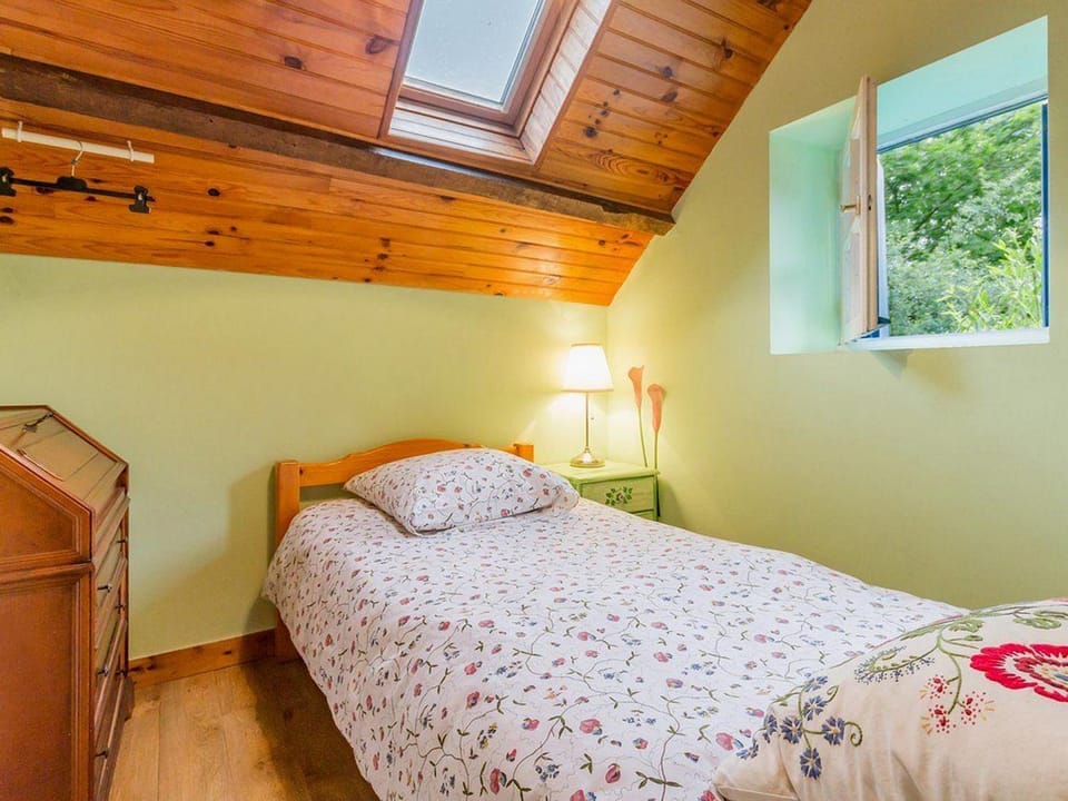 Gîte au bord du lac avec jardin clos, cheminée et Wifi à Joué-sur-Erdre - FR-1-306-942 House in Brittany