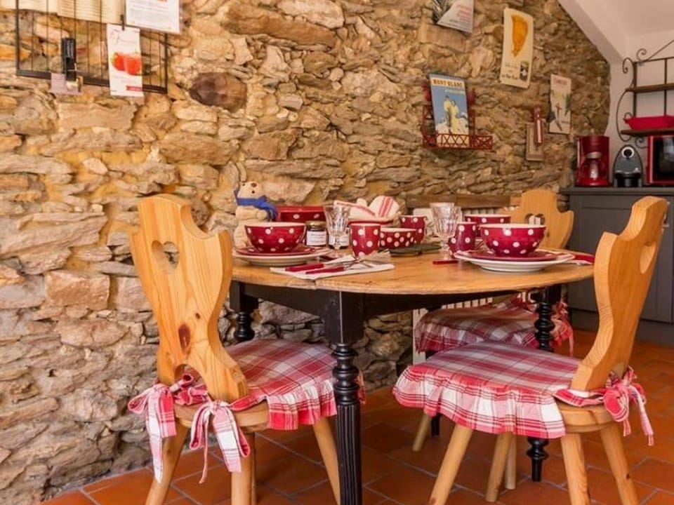 Gîte Accessible avec Jardin Fleuri près de Pornic, Éco-rénové et Équipé (Vélos, WiFi, Cheminée) - FR-1-306-957 House in Pornic