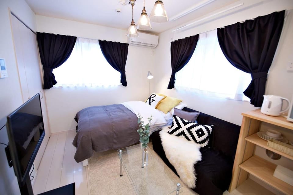 Bed, air conditioner