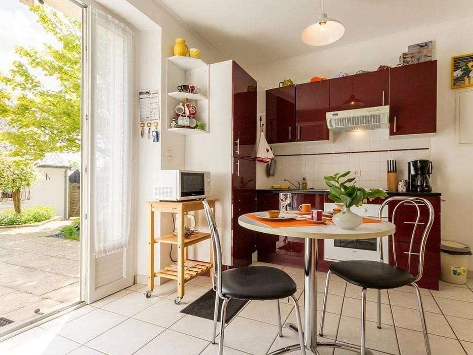 Gîte rénové calme avec jardin fleuri, à proximité du canal de Nantes à Brest et de la forêt du Gâvre - FR-1-306-1007 House in Pays de la Loire