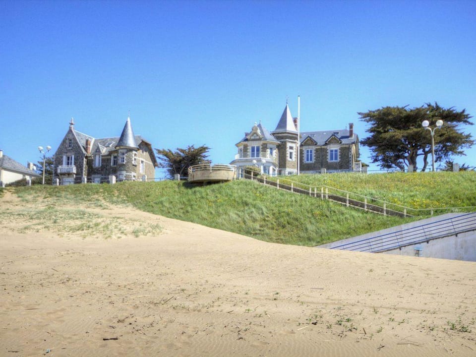 Charmant gîte face mer avec balcon privé, proche Pornic, tout confort assuré - FR-1-306-1025 House in Pornic