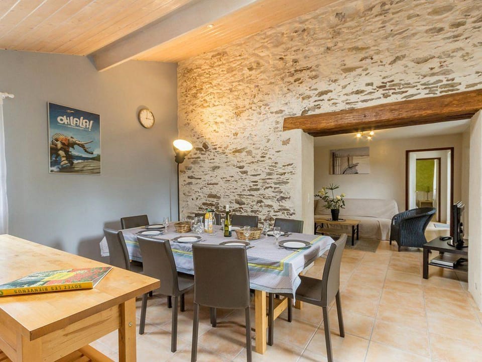 Ancien Bâtiment de Ferme Rénové entre Nantes et Pornic avec Jardin et Activités - FR-1-306-1028 House in Pays de la Loire