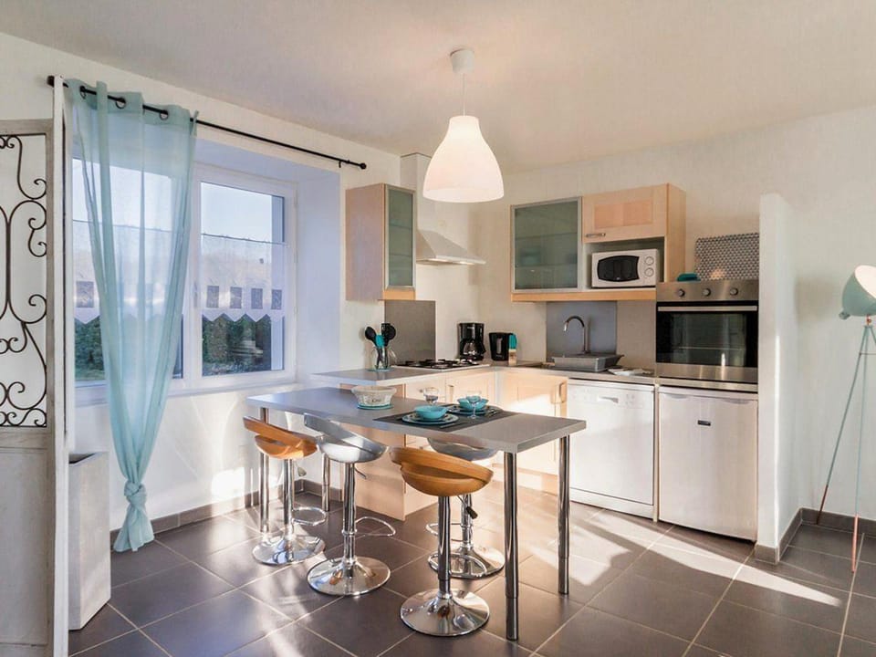 Gîte paisible proche de la mer avec jardin, WIFI, et équipements bébé - FR-1-306-1037 House in Pornic