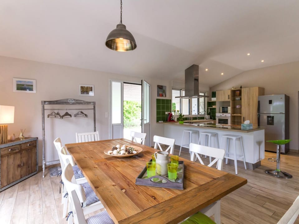 Gîte paisible avec grand jardin près du lac, ping-pong, vélo, climatisation, proche de Nantes et plages - FR-1-306-1056 House in Pays de la Loire