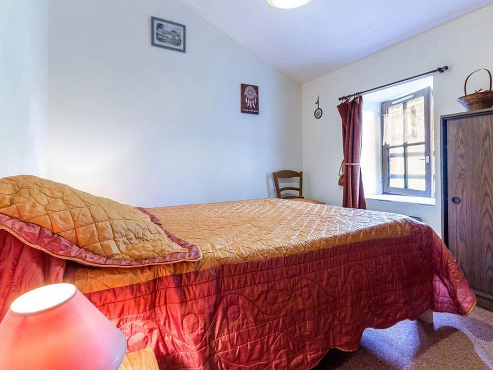 Gîte rénové à Corcoué-sur-Logne avec étang privé et équipements bébé - FR-1-306-1066 House in Pays de la Loire