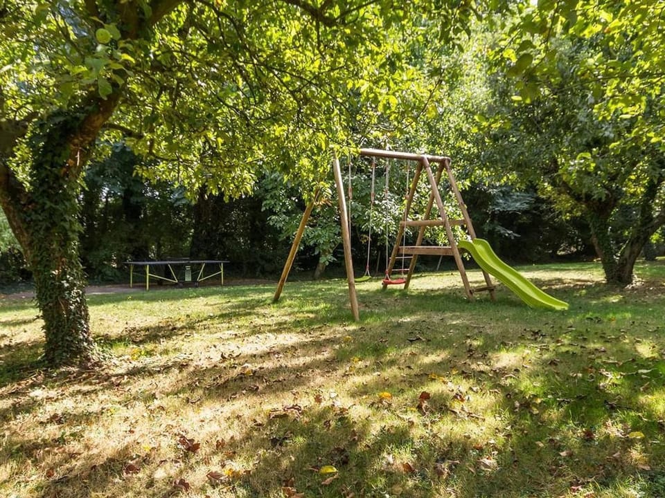Charme ancien revisité : Gîte spacieux avec grand jardin, équipements complets, près de Guérande. - FR-1-306-1064 House in La Turballe