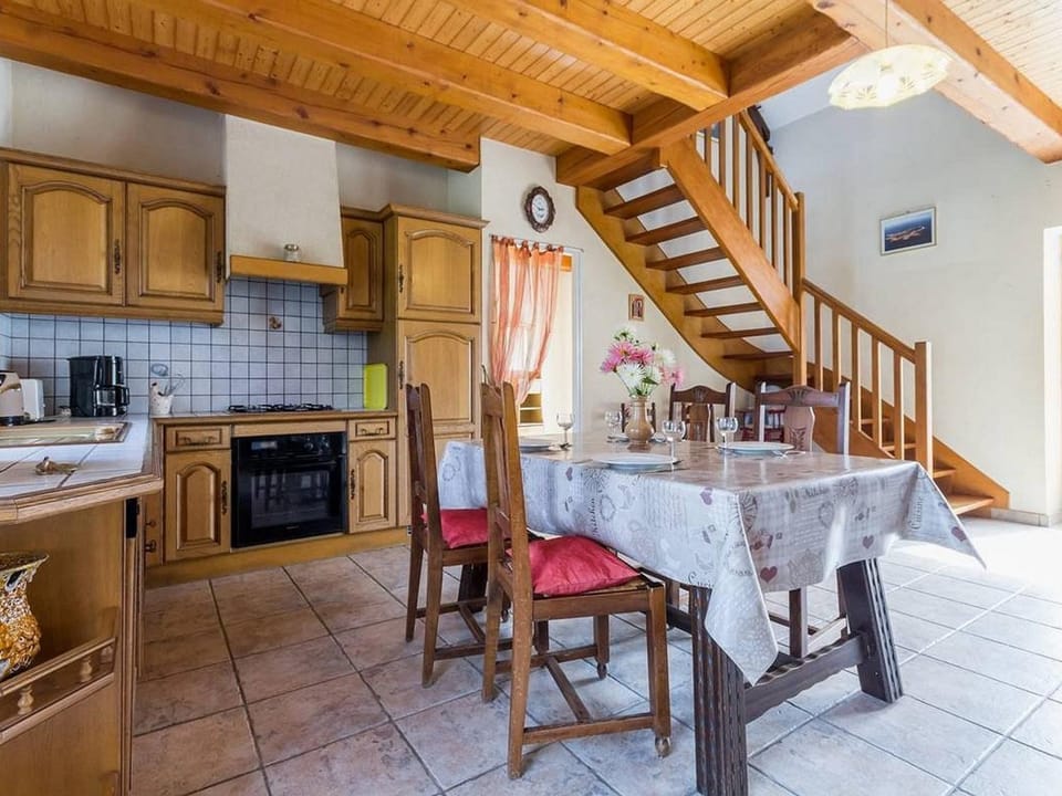 Maison de Charme Proche Côte avec Jardin, 3 Chambres & Equipements Bébé - FR-1-306-1068 House in Brittany