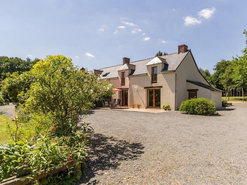 Gîte familial au calme avec jardin, près de Nantes et St Nazaire, activités pour petits et grands - FR-1-306-1119 House in Pays de la Loire