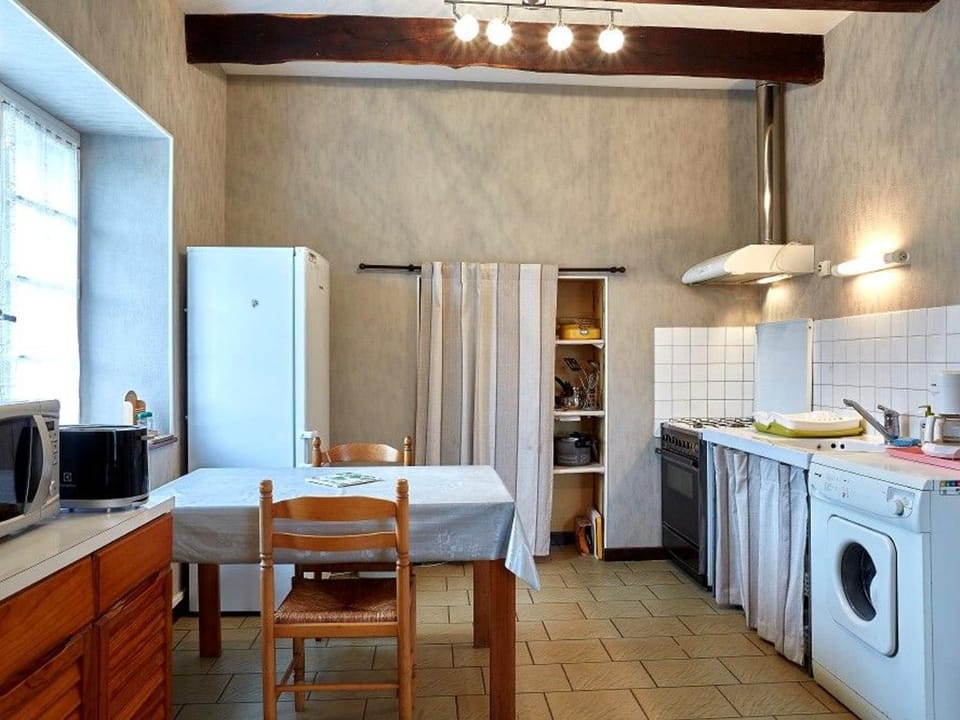 Charmante Maison Familiale à la Campagne, Proche Forêt, avec Wifi, Ping-Pong et Panier de Basket - FR-1-306-1152 House in Pays de la Loire