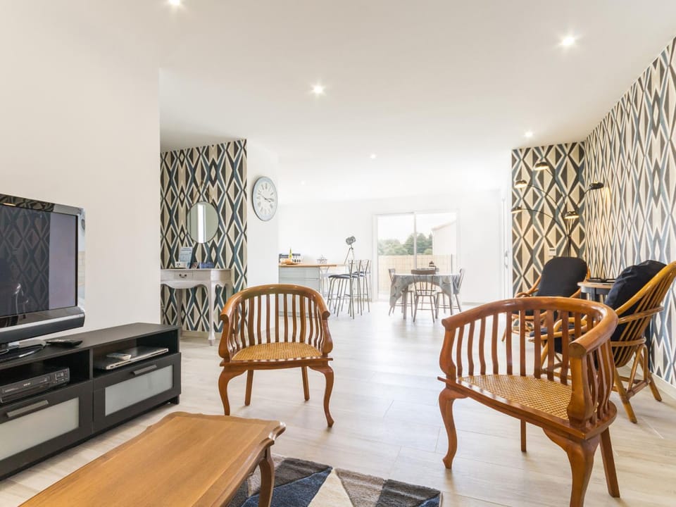 Gîte moderne avec confort, près de la mer, jardin clos, garage, WiFi, et équipements bébé - FR-1-306-1173 House in Pornic