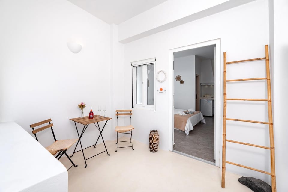 Balcony/Terrace, Landmark view, Quiet street view