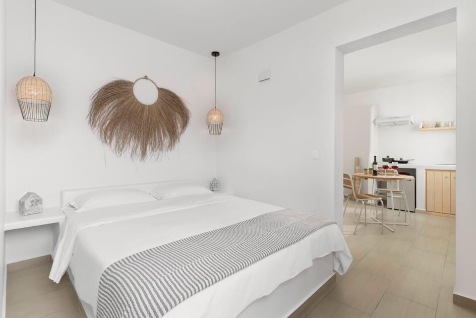 Bed, Kitchen or kitchenette, Photo of the whole room, Bedroom