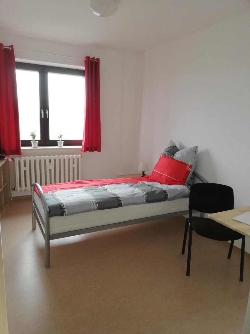Bed, Photo of the whole room