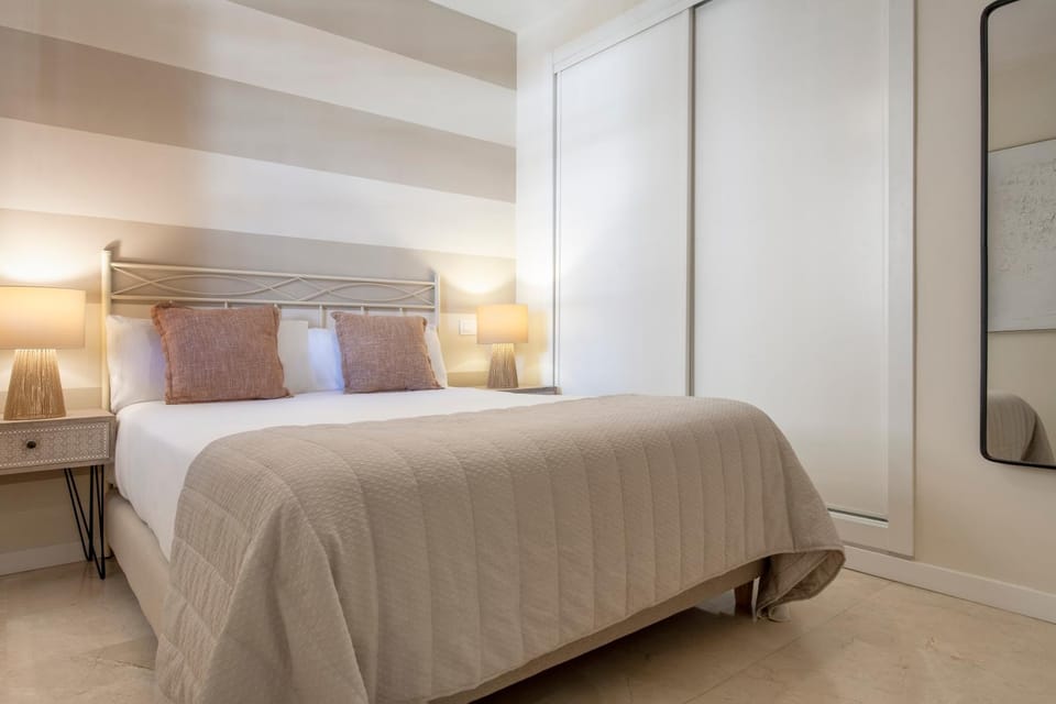 Bed, Bedroom, wardrobe