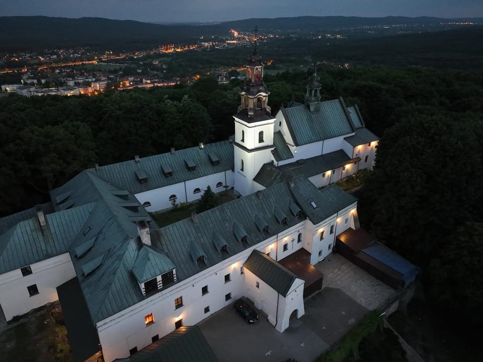 Night, Bird's eye view