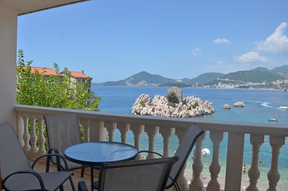 Patio, Balcony/Terrace, Seating area, Sea view