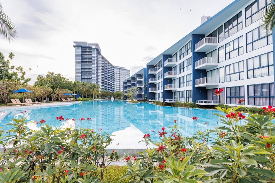 Property building, Seating area, Swimming pool