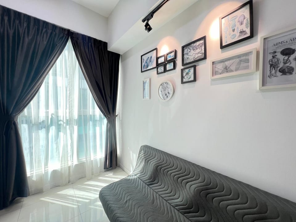 Sutera Avenue KK Infinity Pool 10 mins to Airport 10 mins to Jetty LSS HomeStay Apartment in Kota Kinabalu