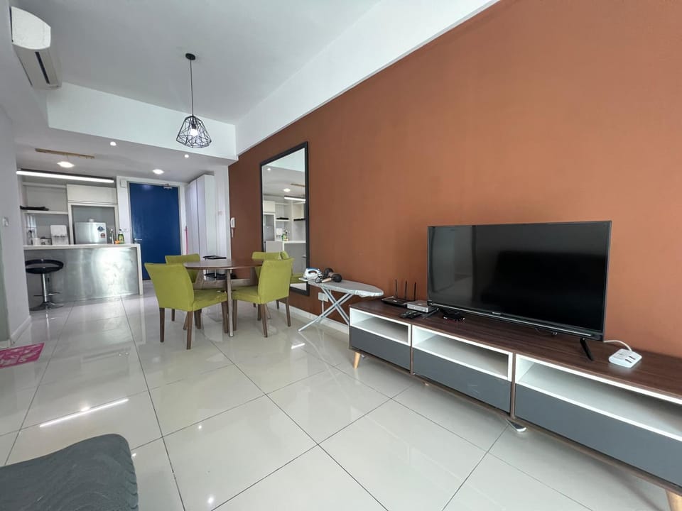 Sutera Avenue KK Infinity Pool 10 mins to Airport 10 mins to Jetty LSS HomeStay Apartment in Kota Kinabalu