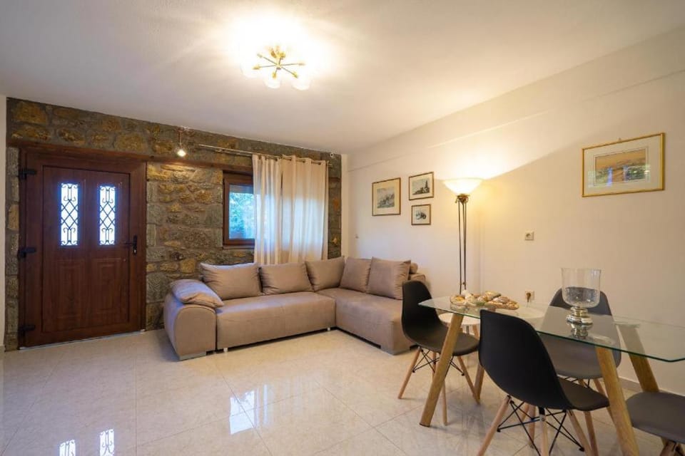 Meteoron Theasis Apartment in Kalabaka