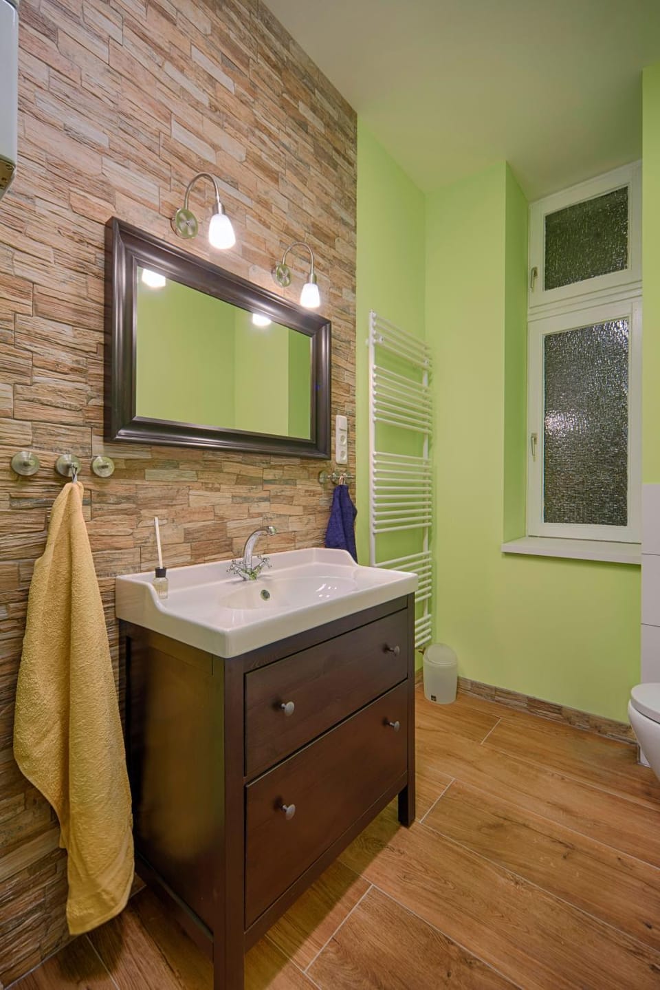 Bathroom, towels