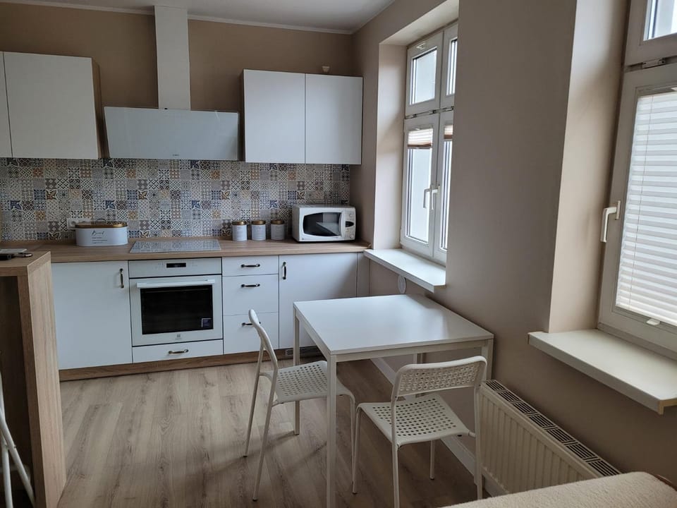 Kitchen or kitchenette, Dining area, minibar, pet friendly