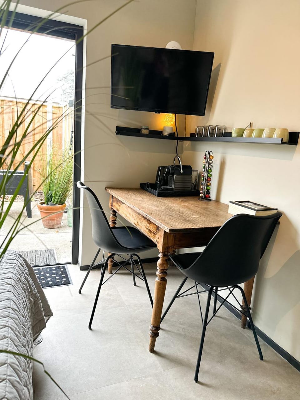 TV and multimedia, Dining area