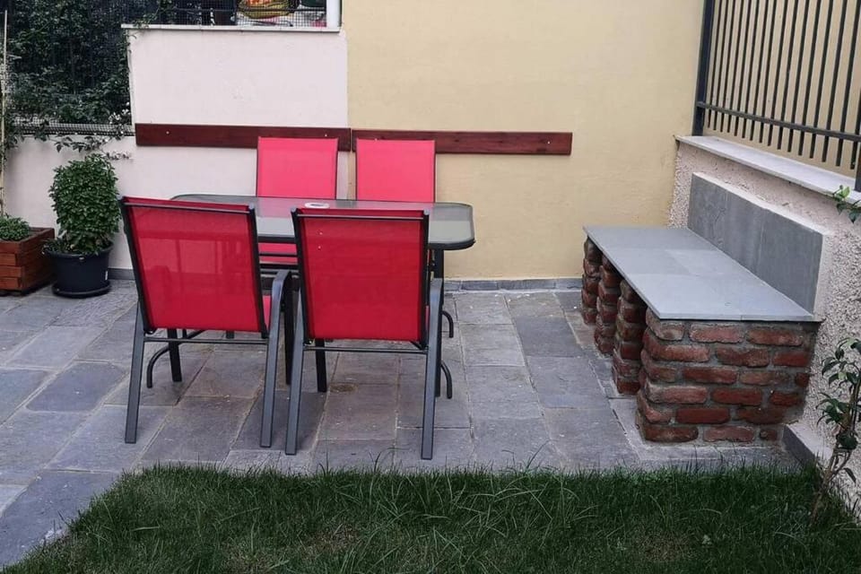 Cozy House with garden in the old town Apartment in Thessaloniki