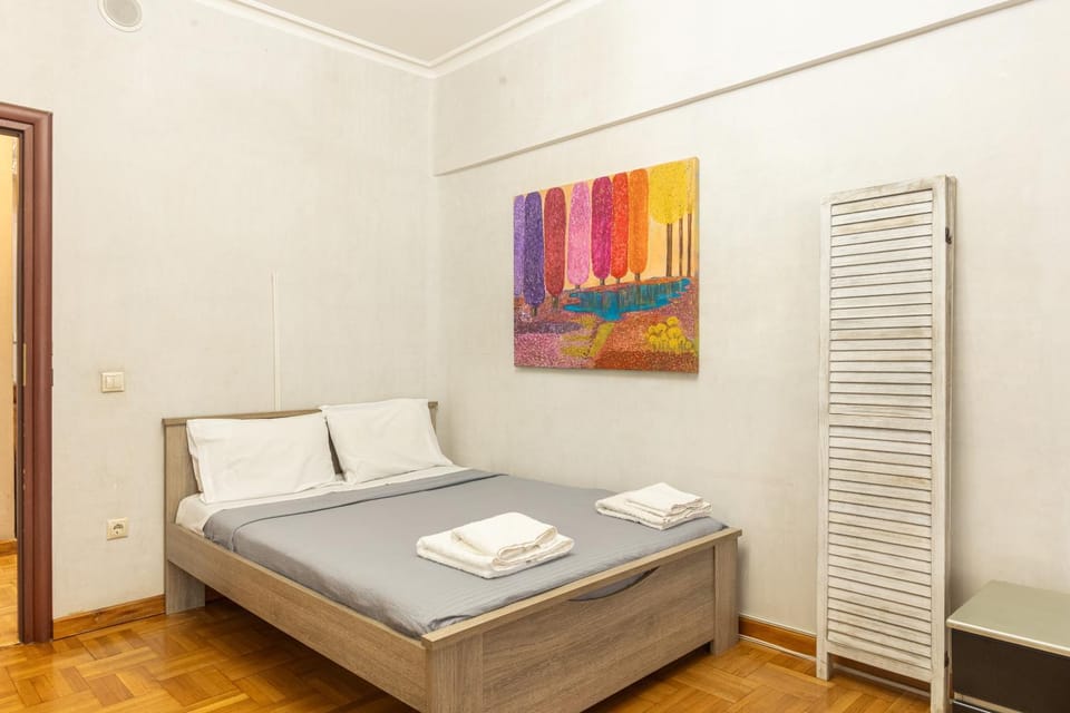 Bed, Bedroom, towels