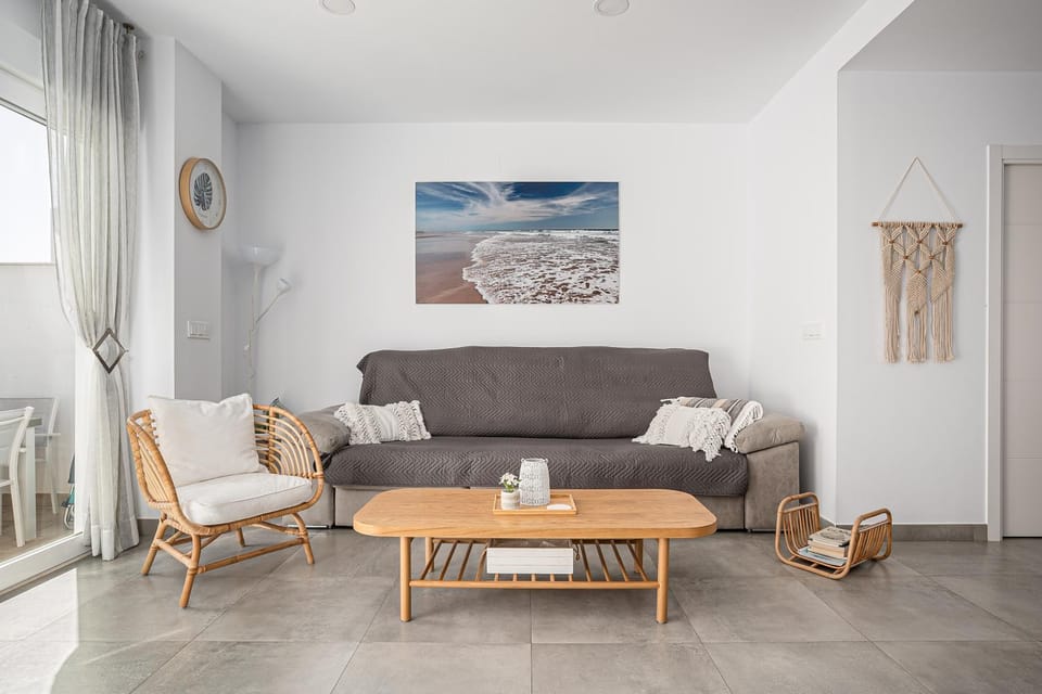 CASA LA PLAYA-CONIL Vacaciones de Lujo en Conil con Todas las Comodidades NETFLIX-HBO-DISNEY-CANALES DE FUTBOL-WIFI ALTA VELOCIDAD-SMART TV 65"-ALEXA Apartment in La Janda
