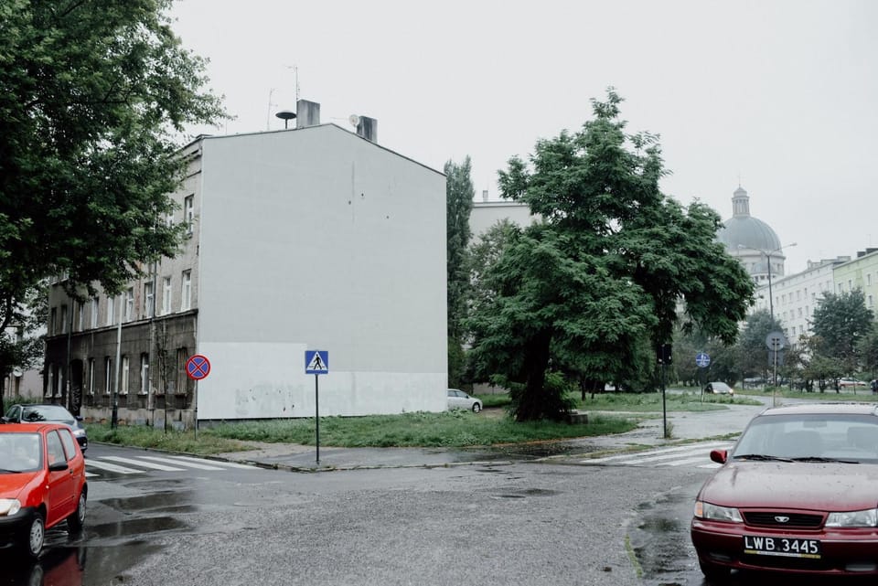 Property building, Day, Neighbourhood, Street view, Location