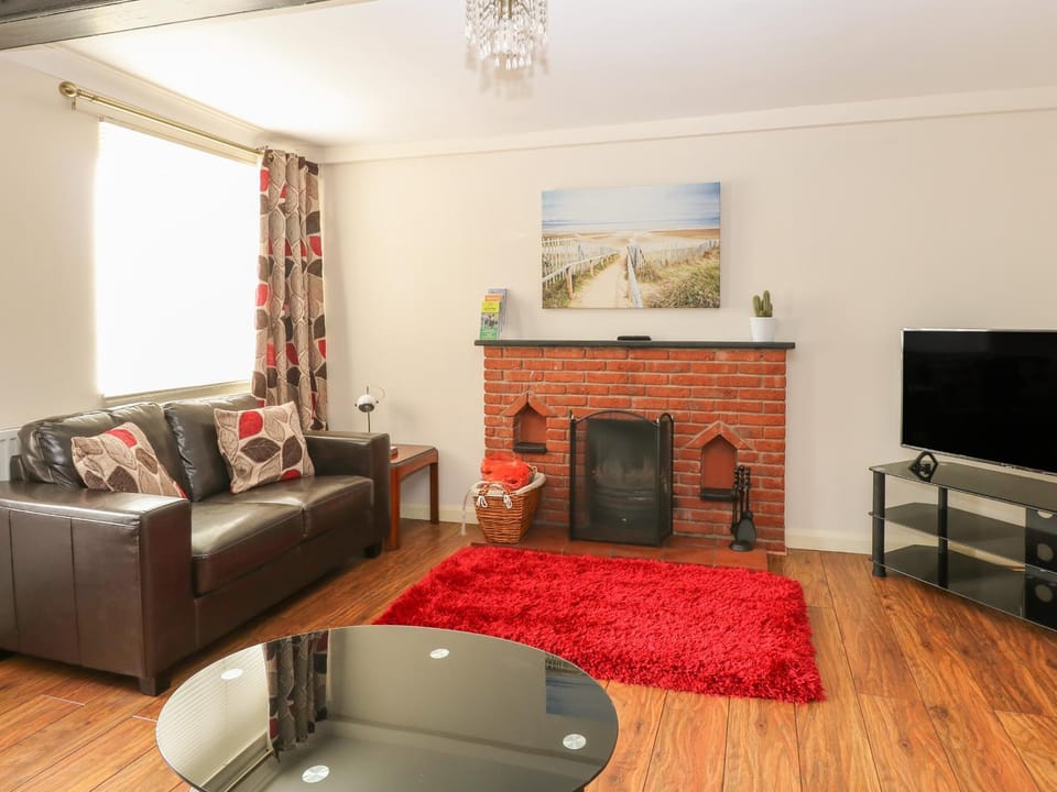 Compass Cottage House in North Norfolk District