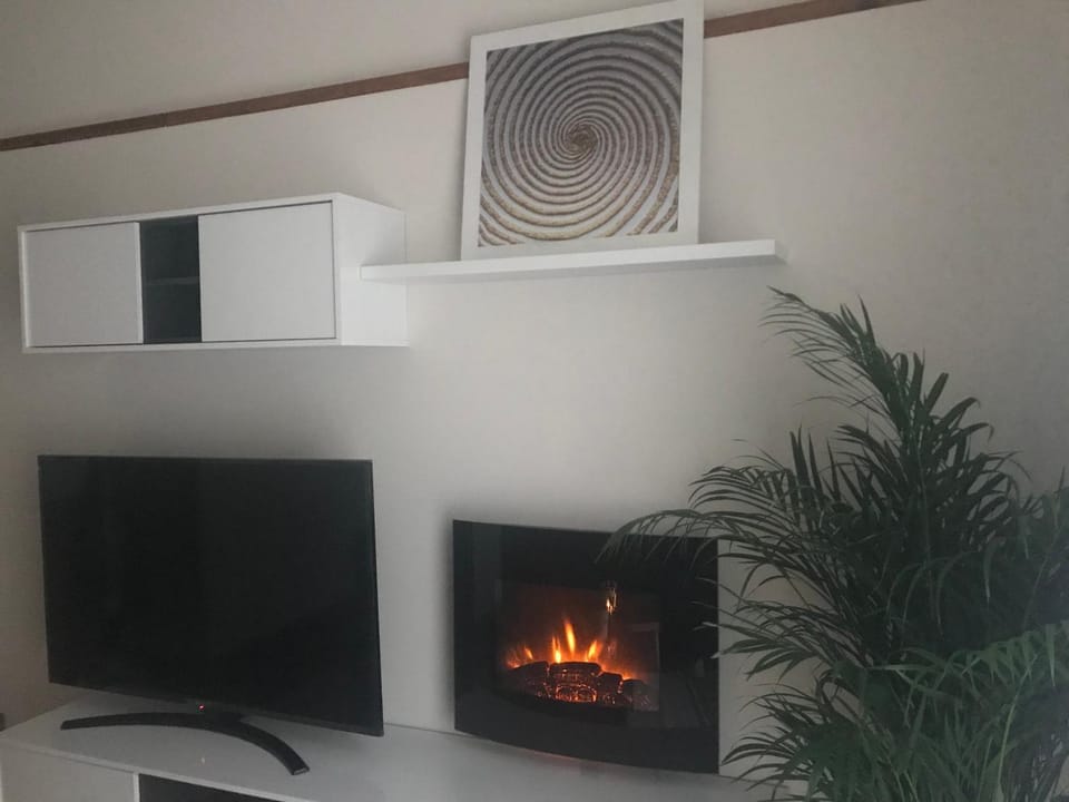 TV and multimedia, Living room, flat iron