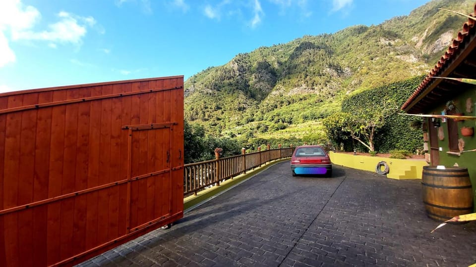 Casa Rural La Resbala - Casa Tajinaste House in Orotava Valley