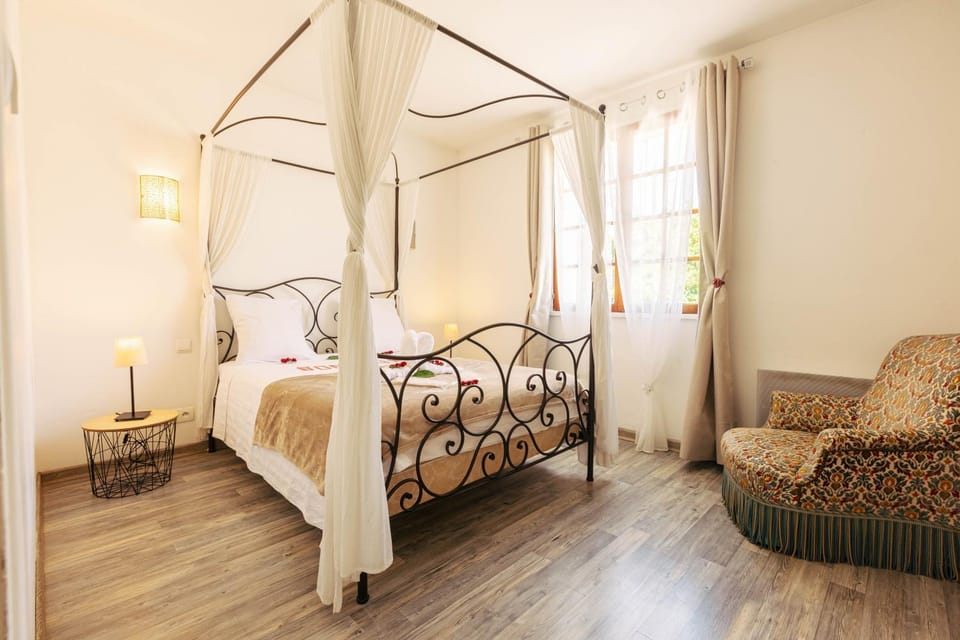 Villa 110m2, 7 pers, Jacuzzi , 3 chambres, terrain clos et arboré 2500m2 Villa in Carcassonne