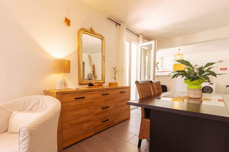 Villa 110m2, 7 pers, Jacuzzi , 3 chambres, terrain clos et arboré 2500m2 Villa in Carcassonne