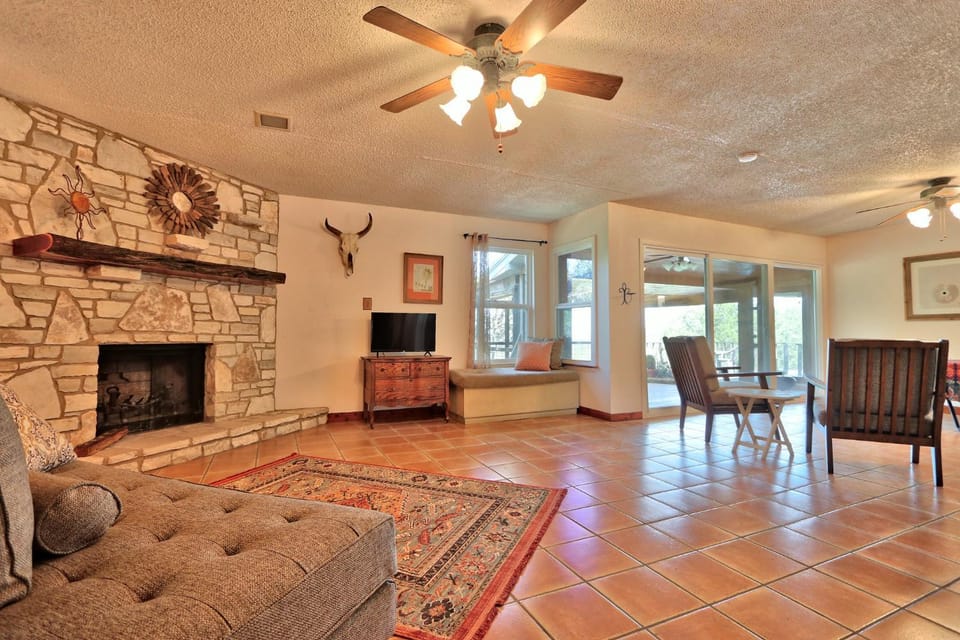 La Vista House in Canyon Lake