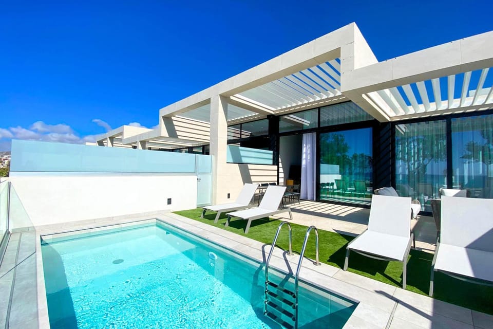 Patio, Balcony/Terrace, Pool view, Swimming pool