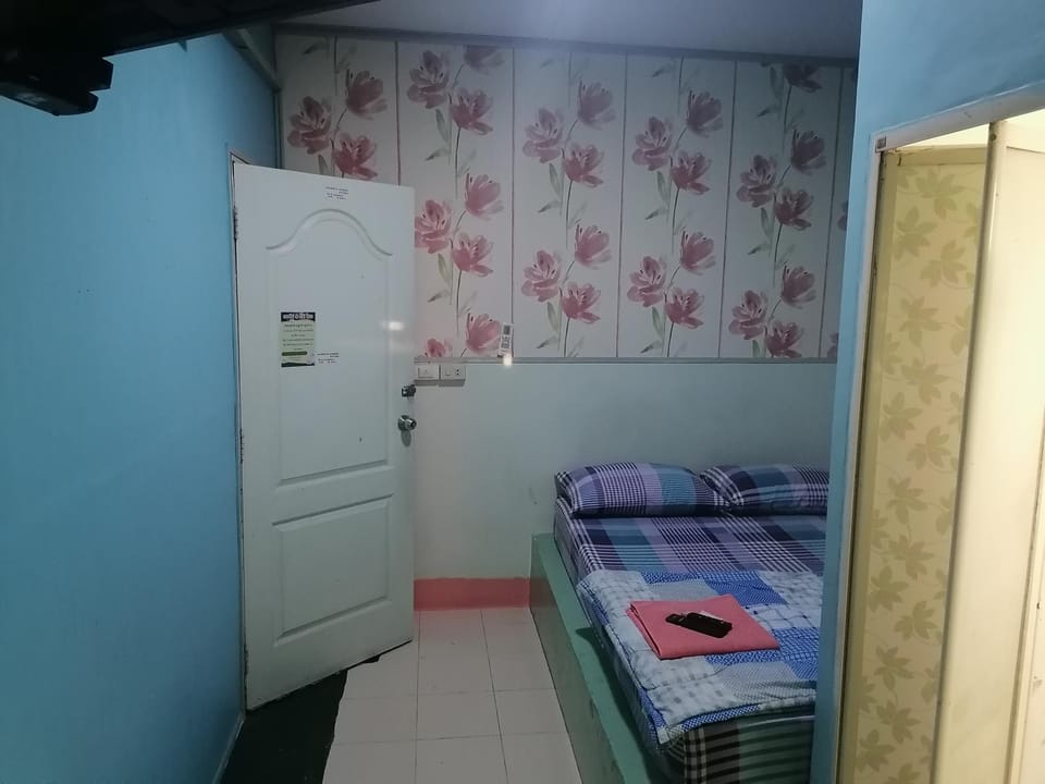 กอล์ฟ​&กิ๊ฟ​โฮม Hotel in Laos