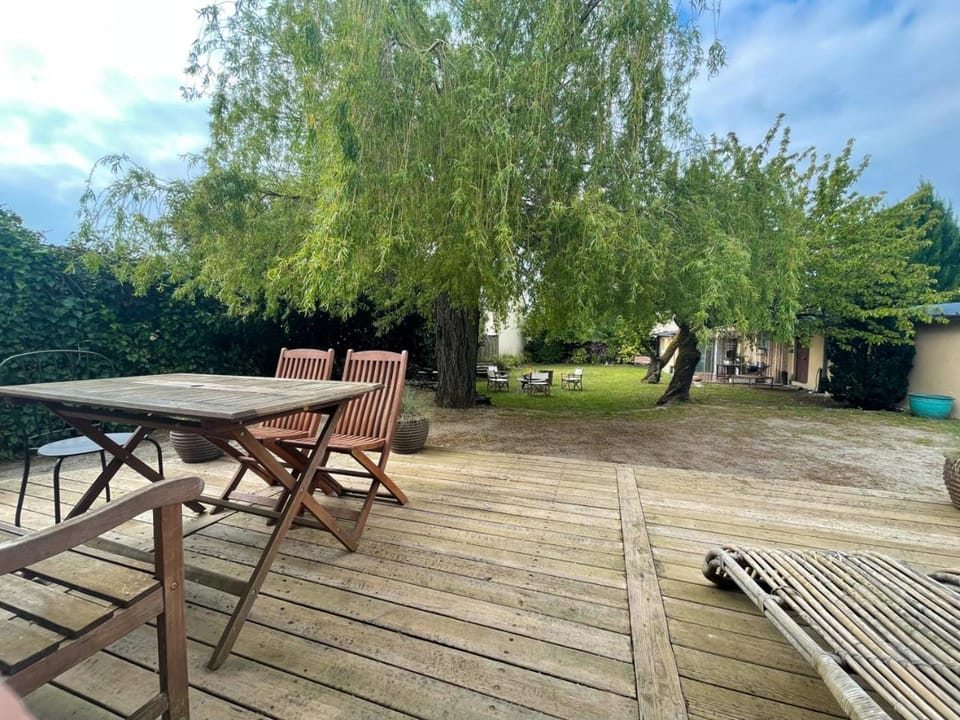 Property building, Patio, Garden